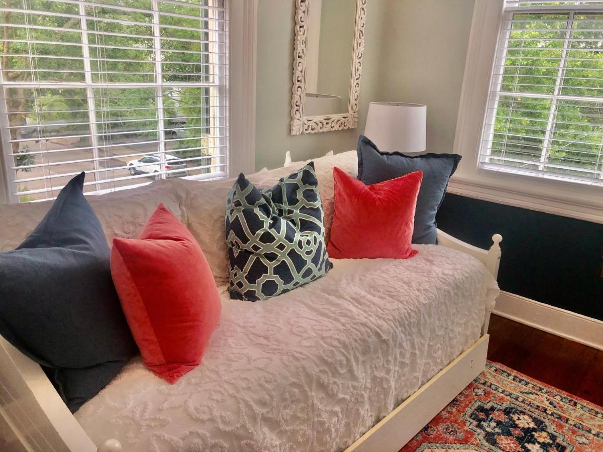 Daybed With Trundle In The Beautiful Ashley Inn 4 Blocks From King St Charleston Extérieur photo