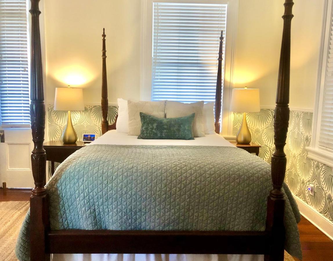 Daybed With Trundle In The Beautiful Ashley Inn 4 Blocks From King St Charleston Extérieur photo
